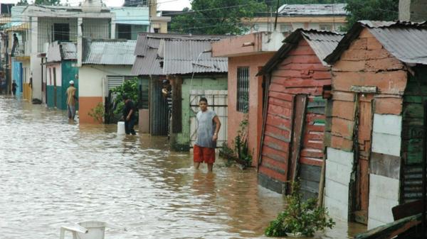 Sube a más de tres mil personas desplazadas a causa de lluvias
