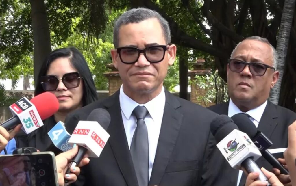 Ministerio Trabajo elabora plan regularía mano de obra haitiana