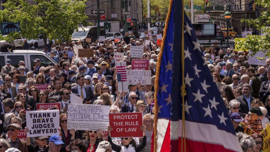 Manifestantes del 1 de Mayo en EE. UU. y otras partes del mundo protestan contra la agenda de Trump