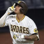Manny Machado pega jonrón; Tatis Jr. anota decisiva para SD