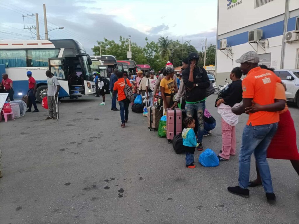 Funcionarios Haití supervisan operativo de retorno voluntario