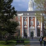 La Administración Trump congela todas las nuevas subvenciones a la Universidad de Harvard